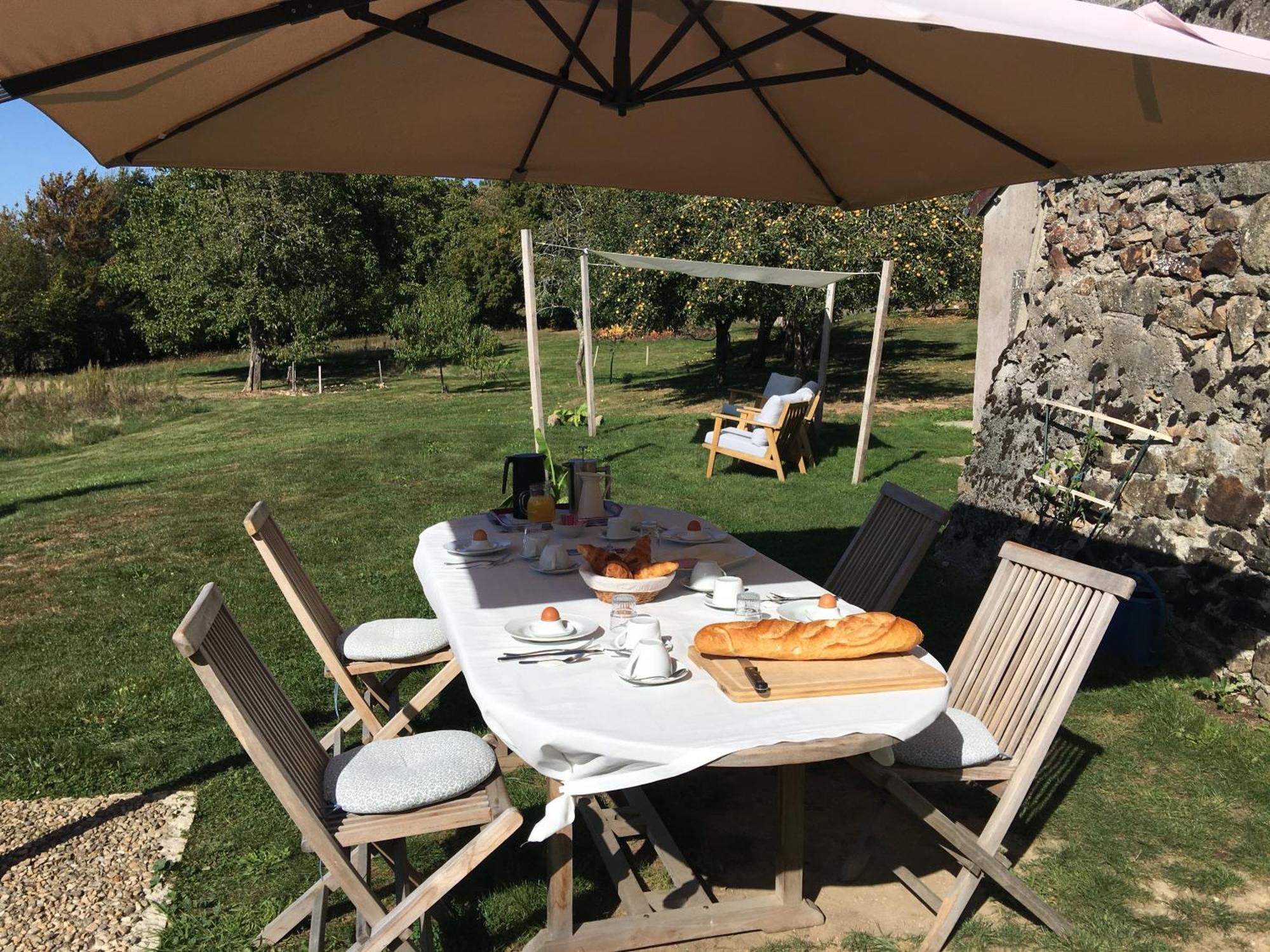 Saint-Pierre-de-Fursac La Mirabelle B&B 외부 사진