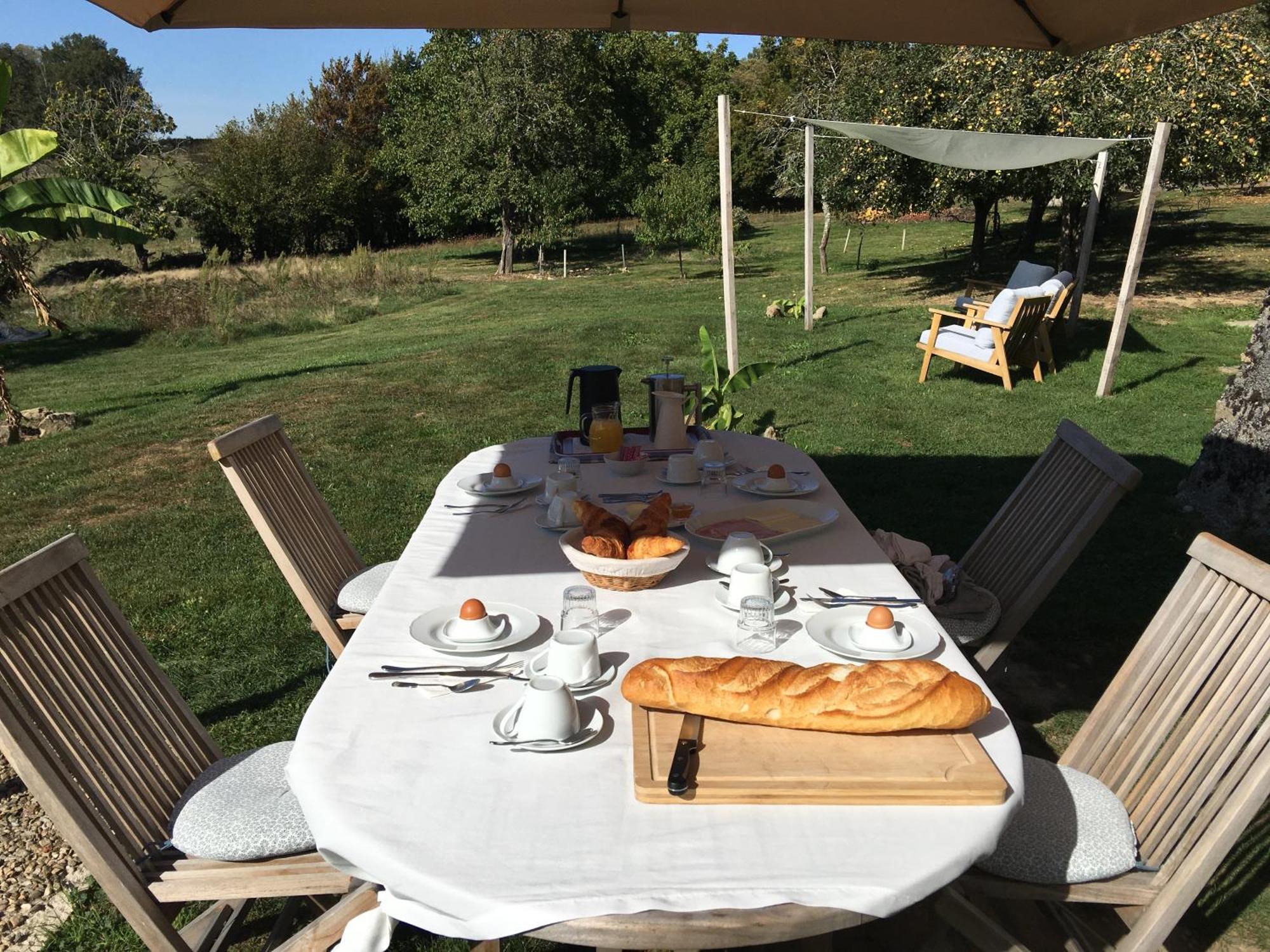 Saint-Pierre-de-Fursac La Mirabelle B&B 외부 사진